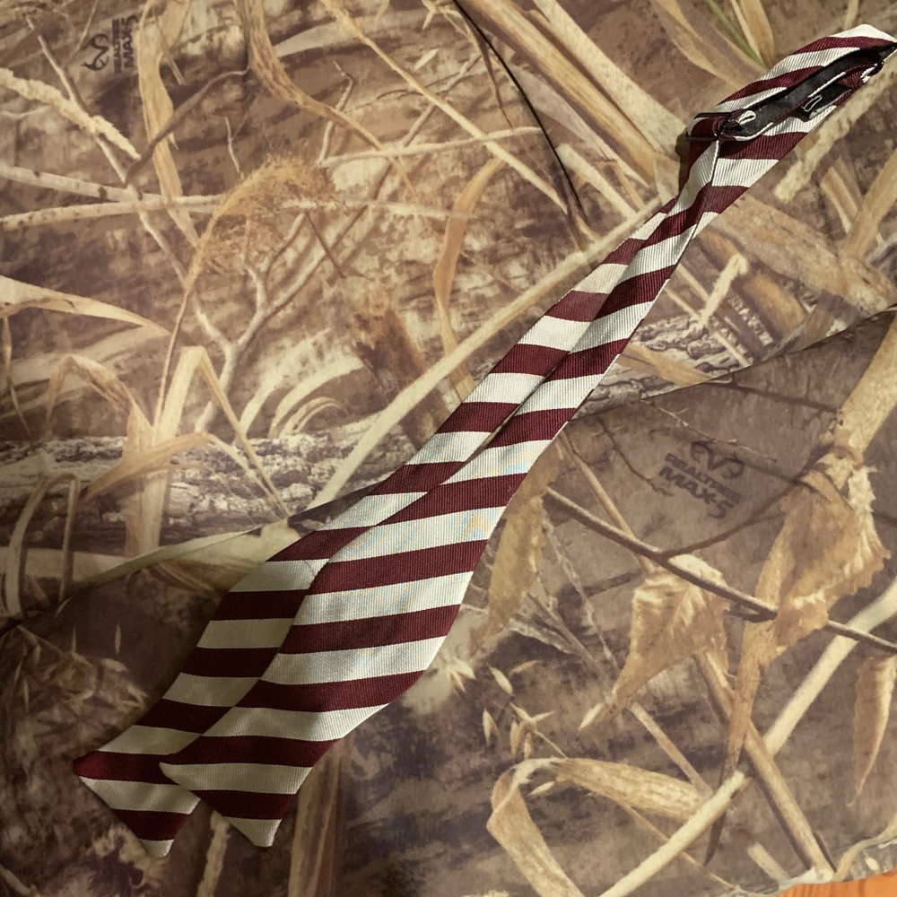 Maroon and grey bow tie